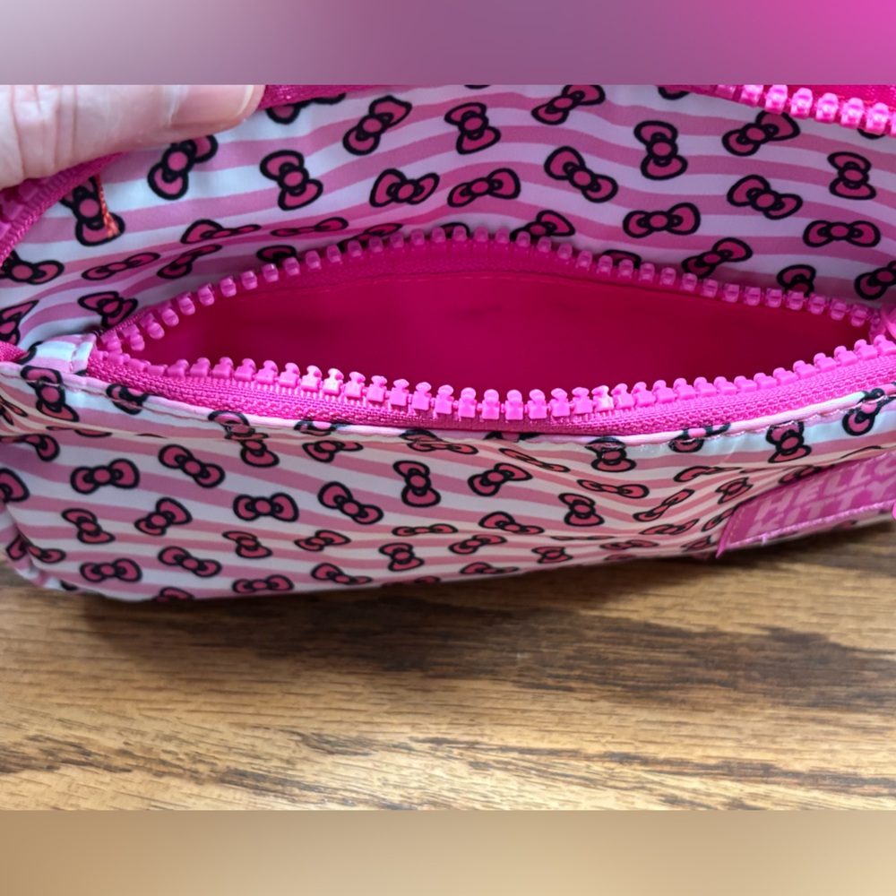 HELLO KITTY Pink Bow Pattern Waist Belt Bag Fanny Pack Pockets NWOT - Picture 6 of 8